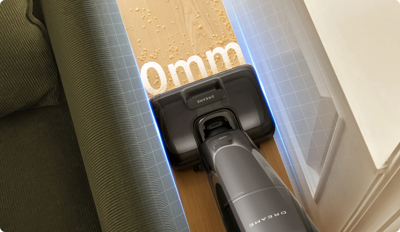 L'aspirateur laveur Dreame T12 Pro démontre un nettoyage sur trois côtés à 0 mm pour nettoyer au plus près des murs et des meubles.