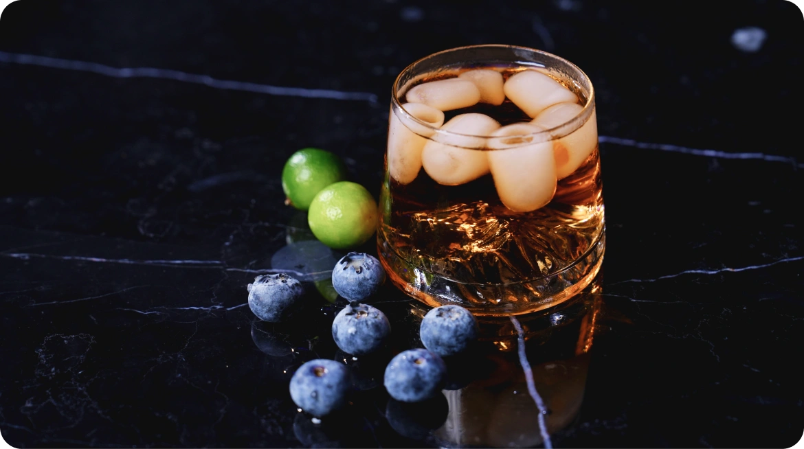 "La machine à glaçons Dreame Aura en mode grands glaçons offre des glaçons à fonte lente, parfaits pour les spiritueux et un plaisir qui dure.
La machine à glaçons Dreame Aura en mode glaçons rapides produit davantage de glace en un rien de temps – idéale pour les fêtes et des boissons toujours fraîches."
