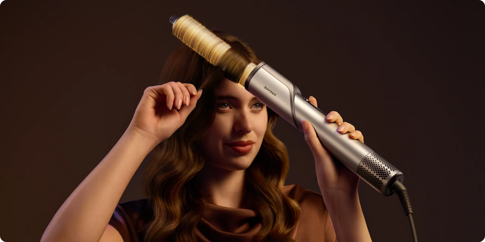 Sèche-cheveux Dreame Dazzle diffuse 10 secondes d’air chaud pour former et 5 secondes d’air froid pour fixer.