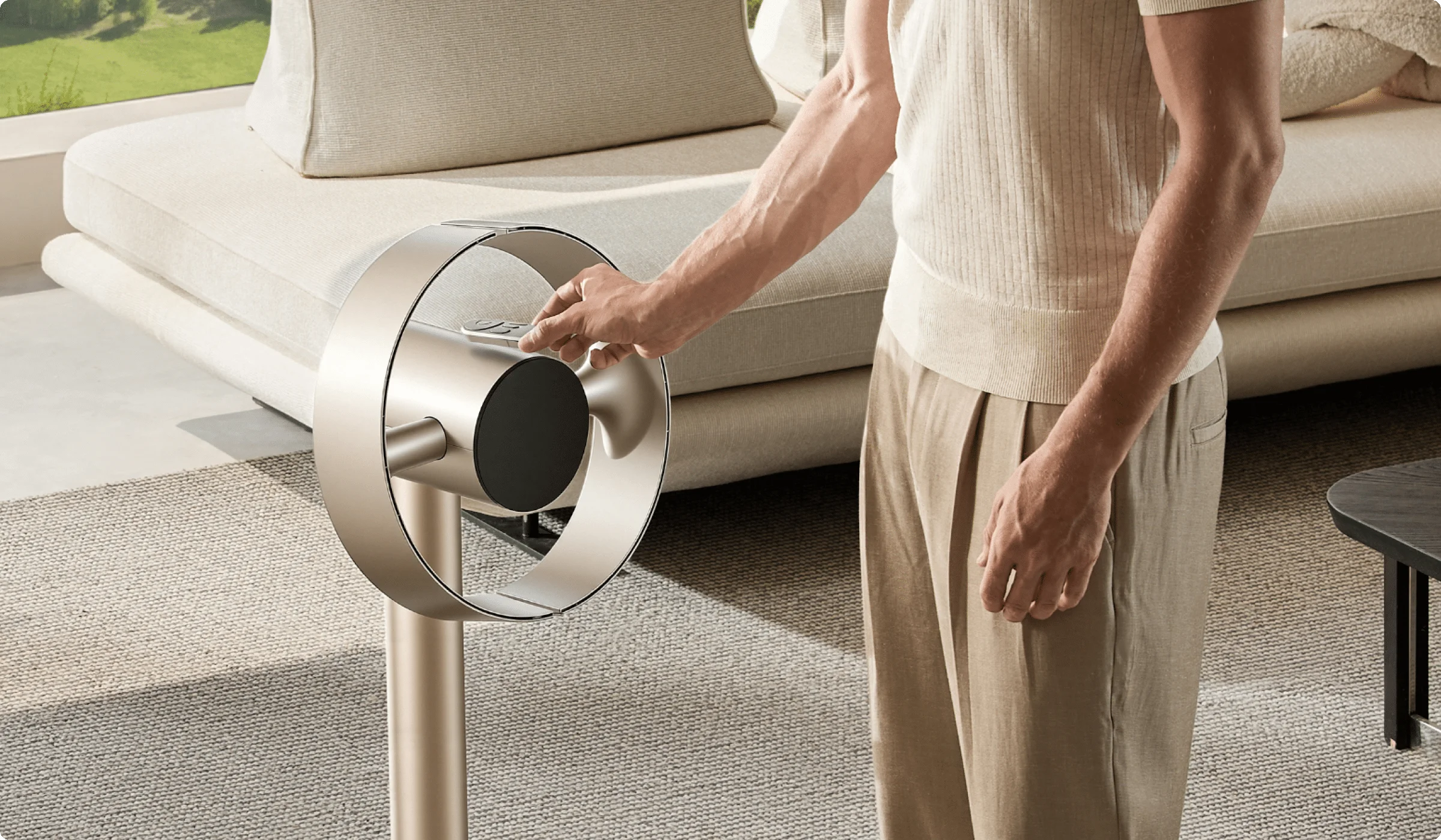 Dreame MF10 Ventilateur sans pales: télécommande magnétique fixée sur l'appareil, toujours à portée de main.
