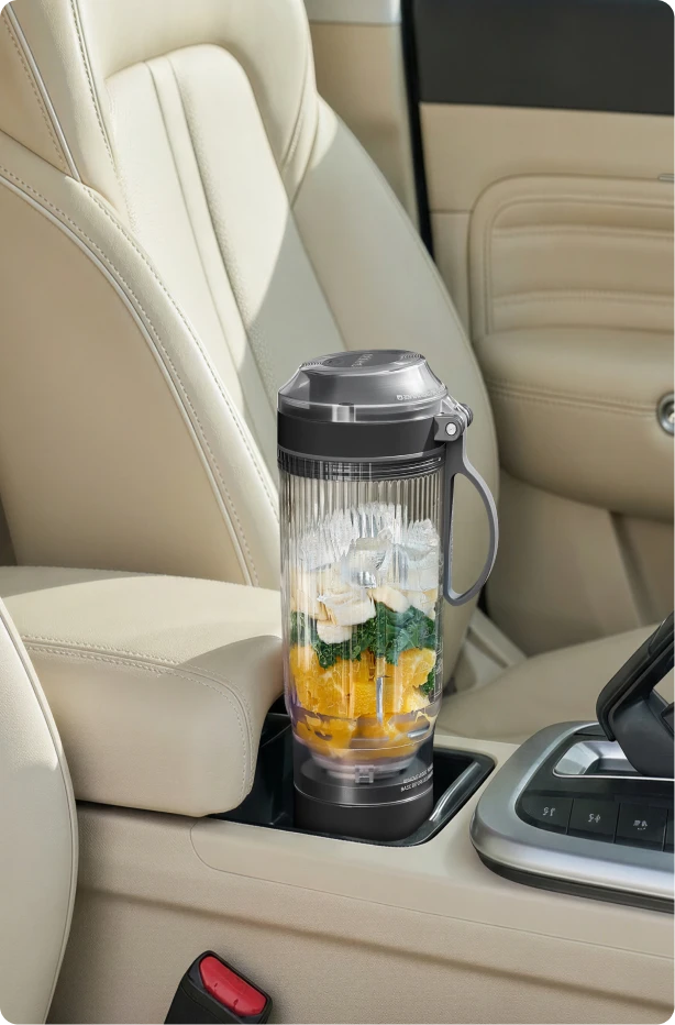Dreame Portable Blender design sans fil dans un porte gobelet de voiture idéal pour les déplacements