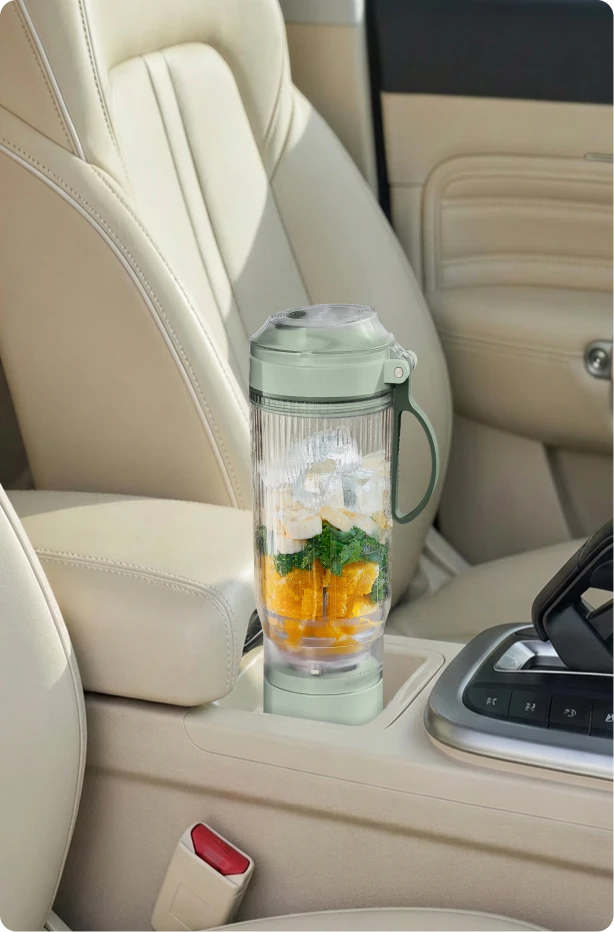 Dreame Portable Blender design sans fil dans un porte gobelet de voiture idéal pour les déplacements